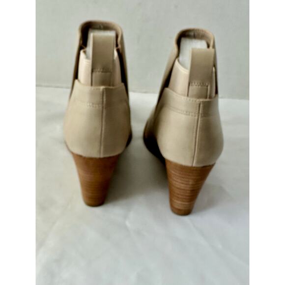 DV by Dolce Vita Women's Gerdy Wedge Bootie Beige Size 9 NEW - Picture 3 of 8